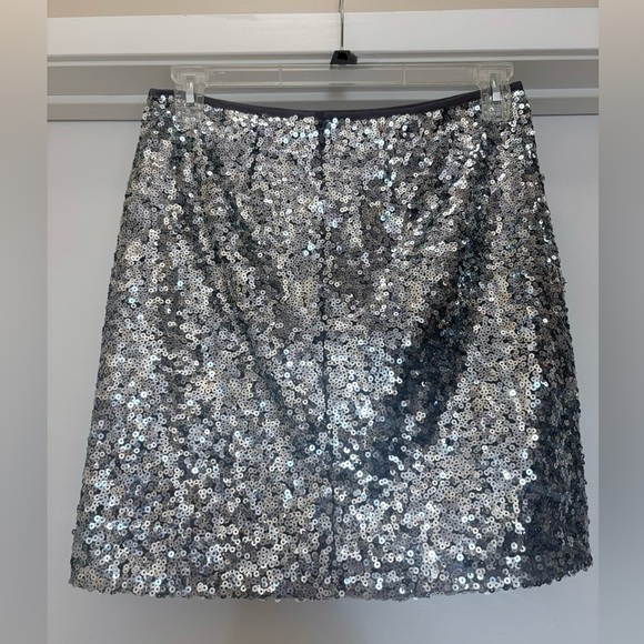 White House Black Market Silver Sequin Women's Mini Skirt - Picture 5 of 5
